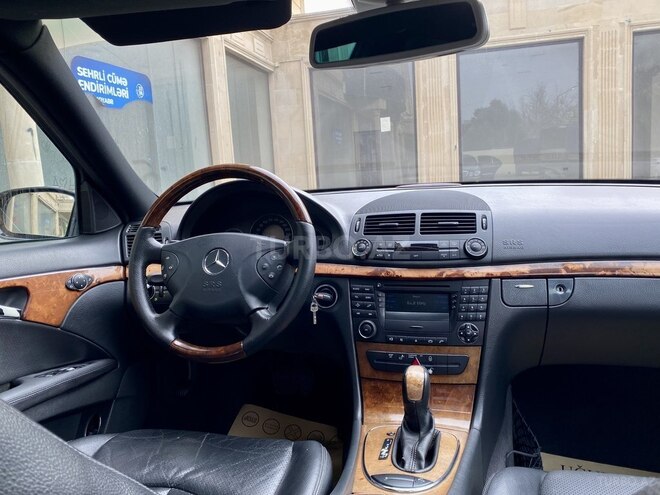 Mercedes E 220 d 2002, 243,000 km - 2.2 l - Bakı