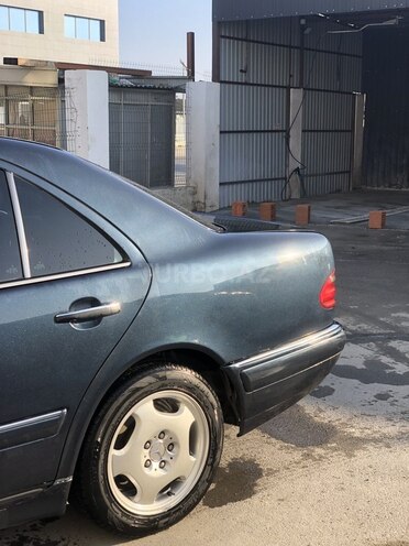 Mercedes E 230 1995, 517,000 km - 2.3 l - Bakı