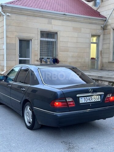 Mercedes E 230 1995, 517,000 km - 2.3 l - Bakı