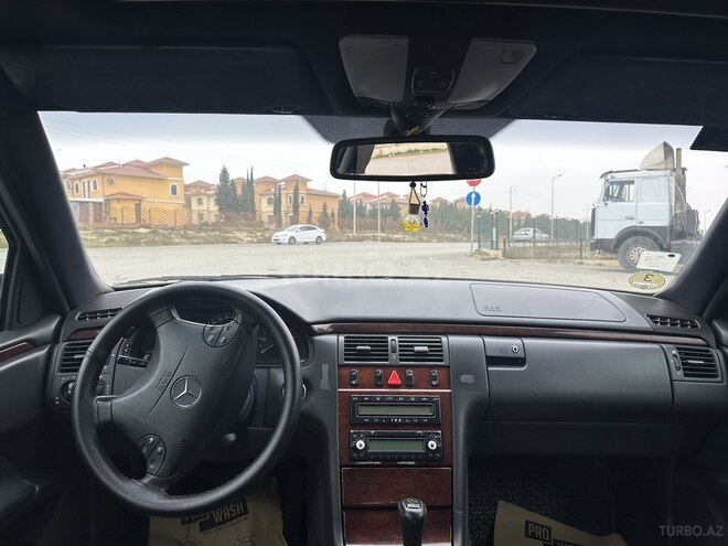Mercedes E 270 2001, 430,000 km - 2.7 l - Bakı