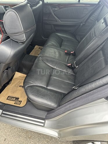 Mercedes E 270 2001, 430,000 km - 2.7 l - Bakı