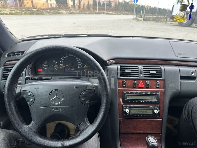 Mercedes E 270 2001, 430,000 km - 2.7 l - Bakı