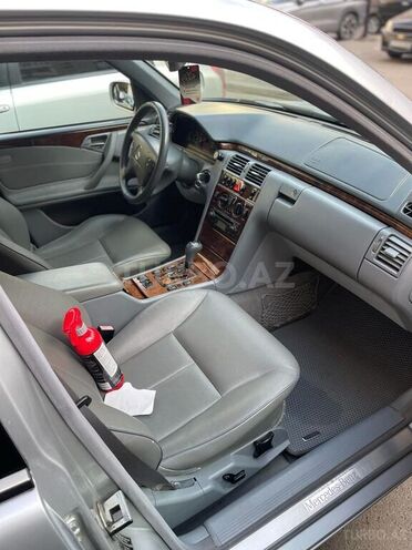 Mercedes E 270 1999, 500,000 km - 2.7 l - Bakı