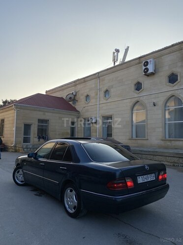 Mercedes E 230 1995, 517,000 km - 2.3 l - Bakı