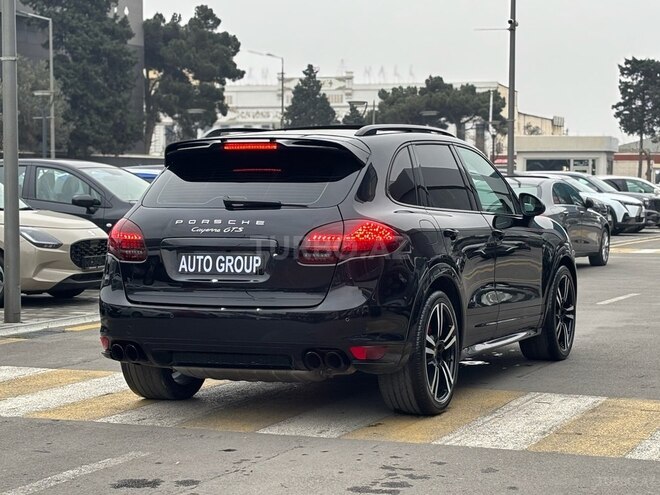 Porsche Cayenne GTS-6
