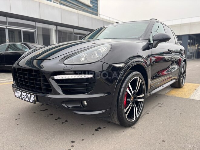 Porsche Cayenne GTS-7
