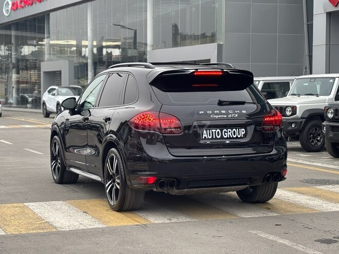 Porsche Cayenne GTS-5