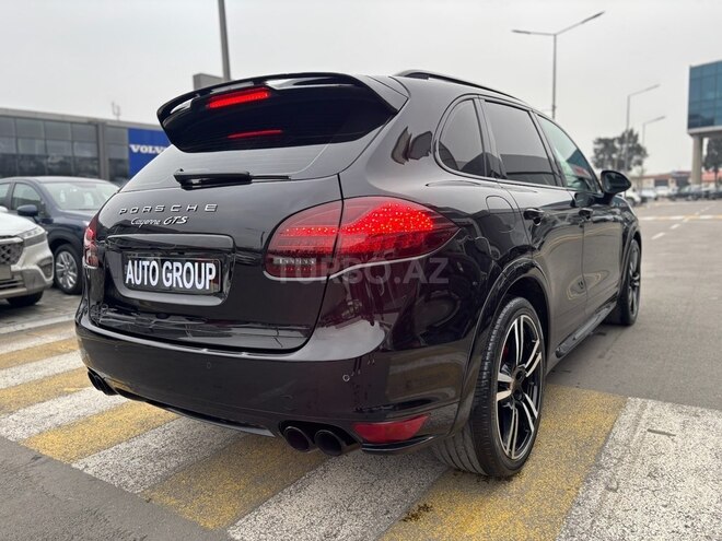 Porsche Cayenne GTS-9