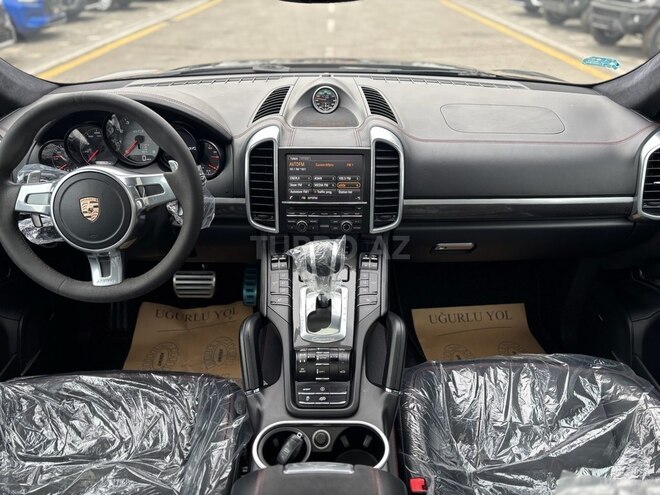 Porsche Cayenne GTS-18