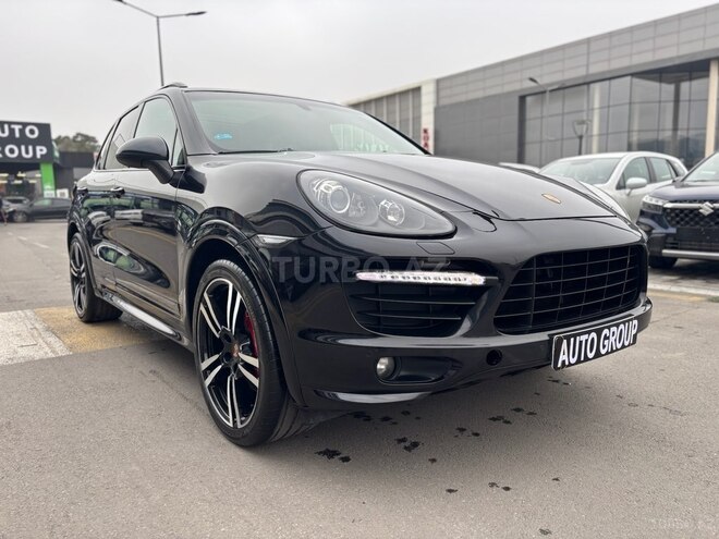 Porsche Cayenne GTS-10