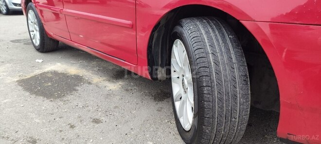Toyota Corolla 2004, 280,000 km - 1.4 l - Bakı