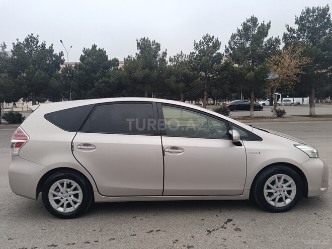 Toyota Prius V 2019, 98,000 km - 1.8 л - Sumqayıt