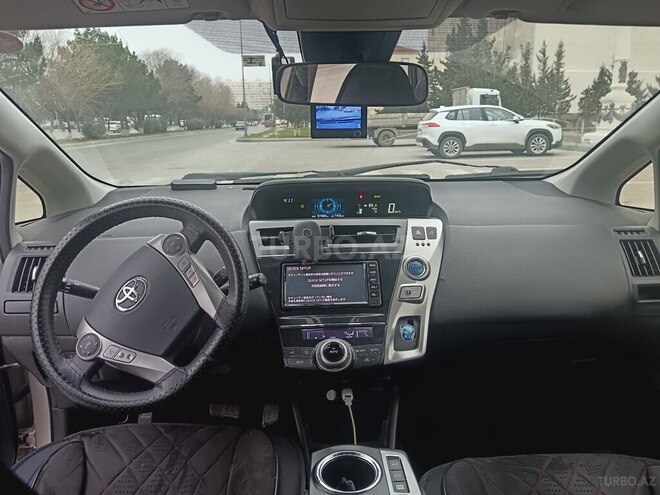 Toyota Prius V 2019, 98,000 km - 1.8 л - Sumqayıt