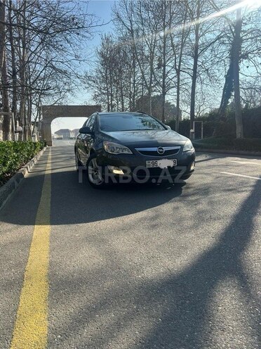 Opel Astra 2011, 313,200 km - 1.4 л - Bakı