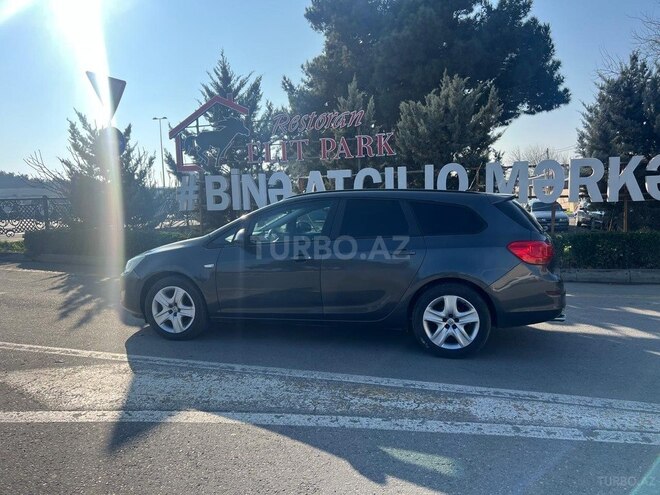 Opel Astra 2011, 313,200 km - 1.4 л - Bakı