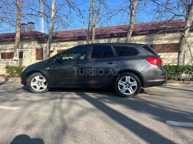 Opel Astra 2011, 313,200 km - 1.4 л - Bakı