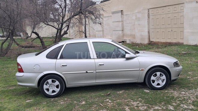 Opel Vectra 1996, 230,000 km - 1.8 л - Bakı