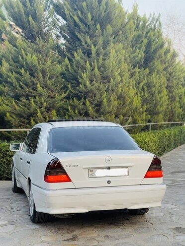 Mercedes C 230 1998, 268,728 km - 2.3 л - Saatlı