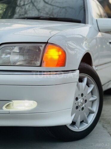 Mercedes C 230 1998, 268,728 km - 2.3 л - Saatlı
