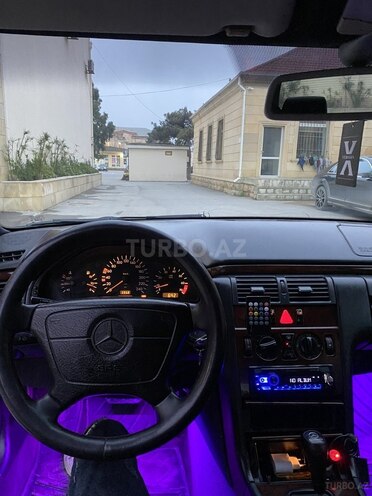 Mercedes E 230 1995, 517,000 km - 2.3 l - Bakı