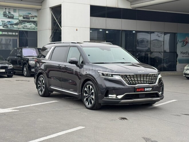 Kia Carnival-1