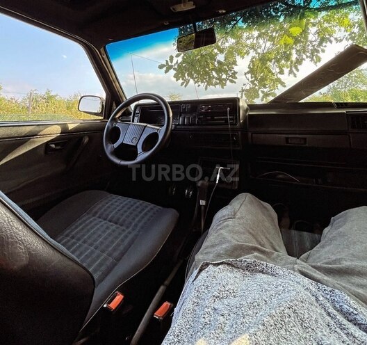Volkswagen Golf 1990, 255,000 km - 1.8 l - Qusar