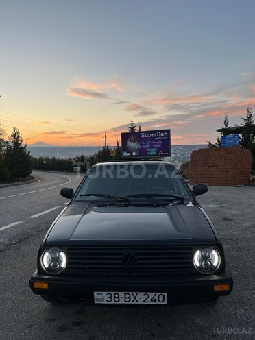 Volkswagen Golf 1990, 255,000 km - 1.8 l - Qusar