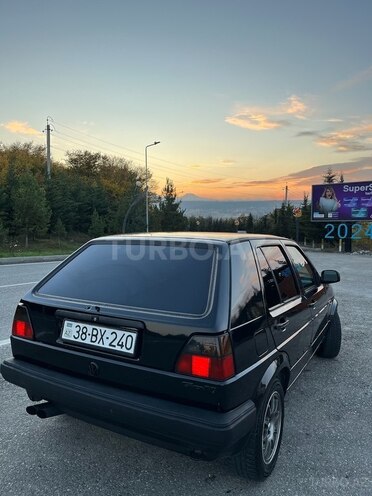 Volkswagen Golf 1990, 255,000 km - 1.8 l - Qusar