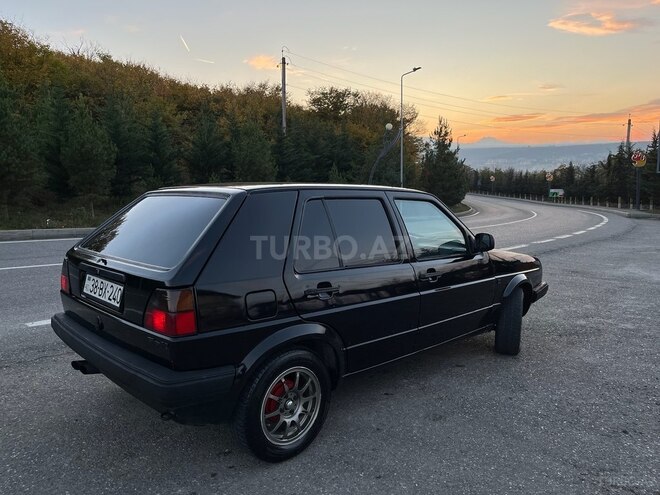 Volkswagen Golf 1990, 255,000 km - 1.8 l - Qusar