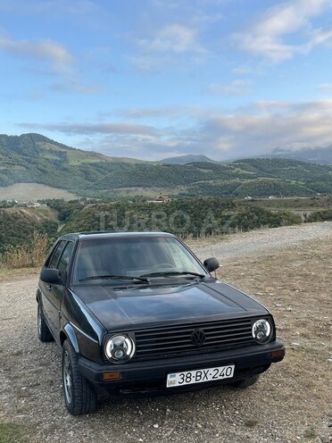 Volkswagen Golf 1990, 255,000 km - 1.8 l - Qusar