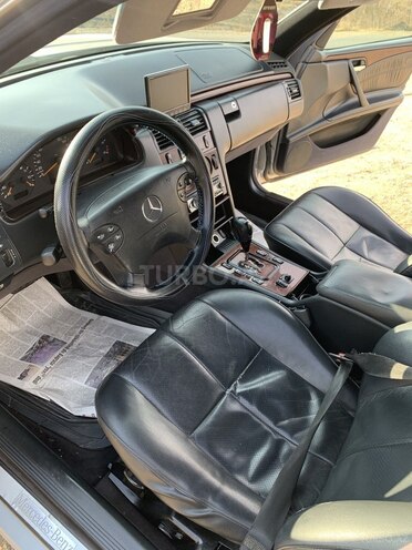 Mercedes E 220 d 2001, 527,300 km - 2.2 l - Şəmkir