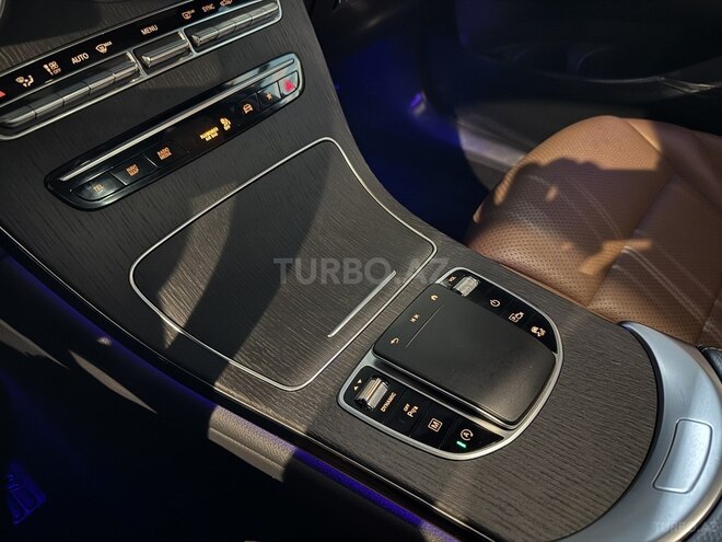 Mercedes GLC 300 4MATIC 2020, 57,000 km - 2.0 л - Bakı