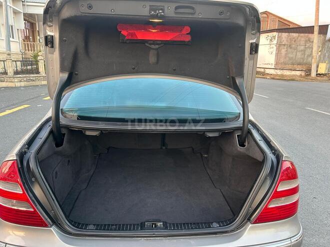 Mercedes E 240 2004, 291,576 km - 2.6 l - Bakı