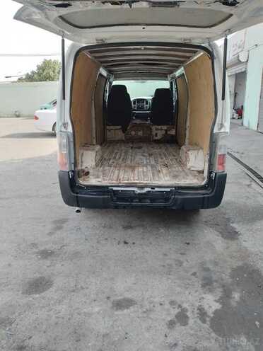 Nissan Urvan 2008, 270,000 km - 3.0 l - Bakı