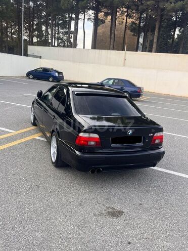 BMW 528 1999, 284,000 km - 2.8 l - Sumqayıt