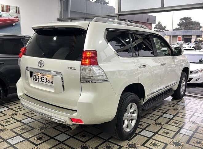 Toyota Land Cruiser Prado-5