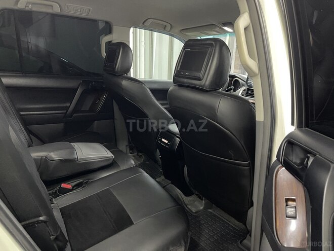 Toyota Land Cruiser Prado-10