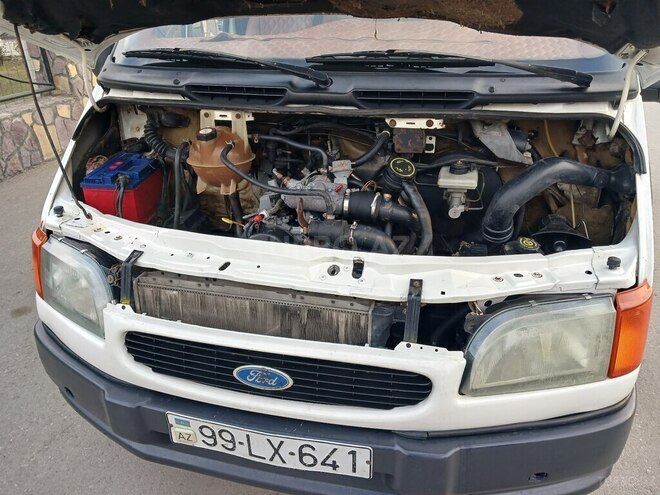 Ford Transit 1998, 359,000 km - 2.5 l - Quba