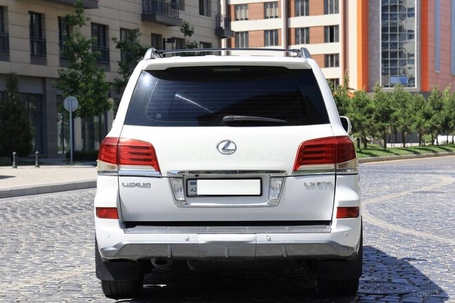 Lexus LX 570-21