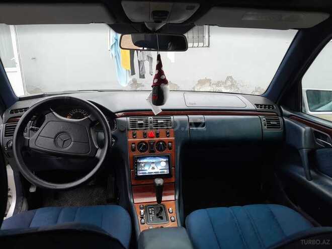 Mercedes E 240 1997, 234,765 km - 2.4 л - Bakı