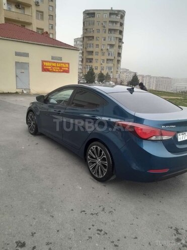 Hyundai Elantra-3