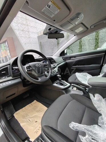 Hyundai Elantra 2018, 75,639 km - 2.0 л - 