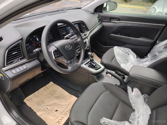 Hyundai Elantra 2018, 75,639 km - 2.0 л - 