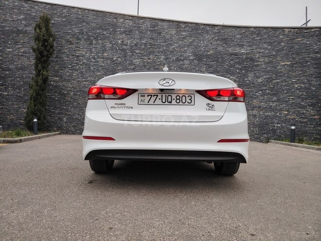 Hyundai Elantra 2018, 75,639 km - 2.0 л - 