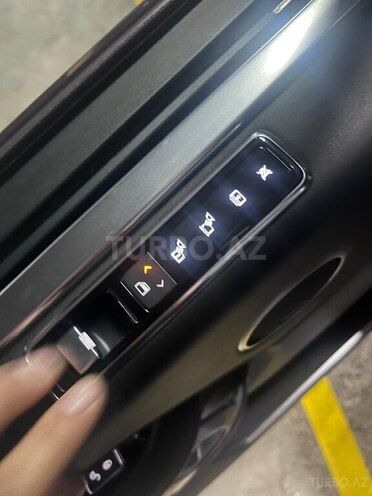 Land Rover Range Rover 2019, 90,000 km - 2.0 л - Bakı