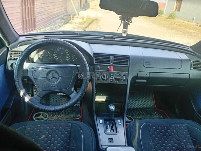 Mercedes C 180 1995, 258,000 km - 1.8 л - Tovuz