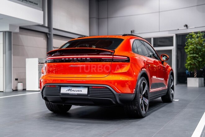Porsche Macan-4