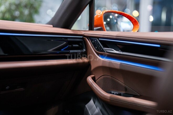 Porsche Macan-12