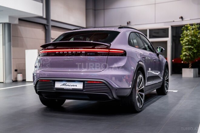 Porsche Macan-4