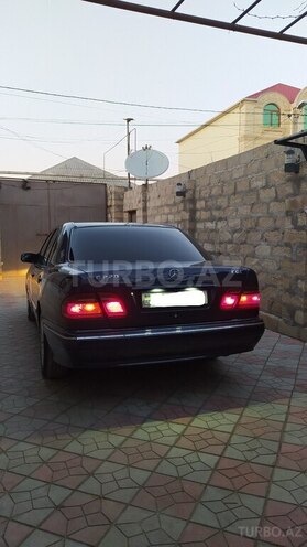 Mercedes E 220 d 1999, 400,000 km - 2.2 l - Sumqayıt